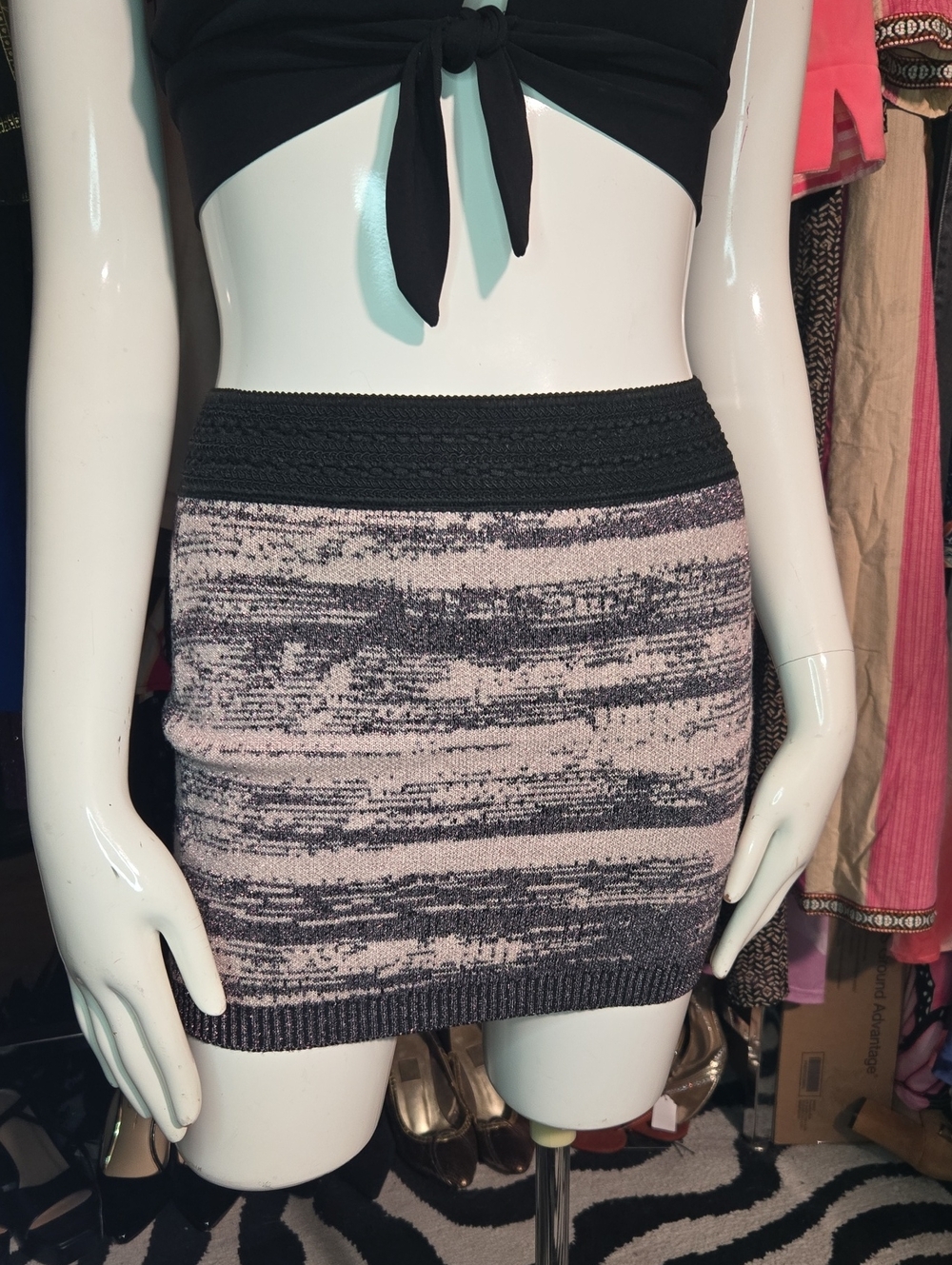 Heathered Mini Skirt with Textured Waistband in Black and Light Pink